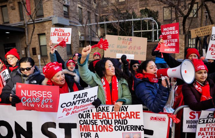 Nurses hold the picket line outside NYP-Milstein