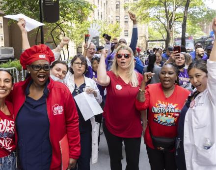 NYSNA nurses show solidarity at rally
